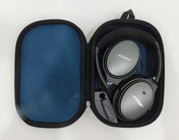 Bose QuietComfort Qc25 Noise Cancelling Headphones w/ Case alternative image