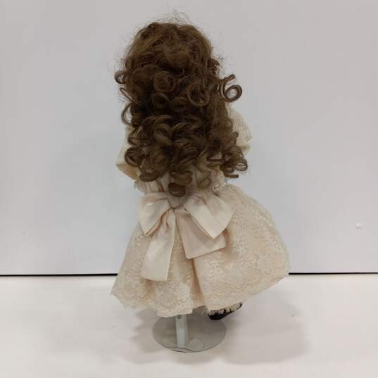 Vintage 18 Inch Porcelain Fashion Girl Doll image number 3