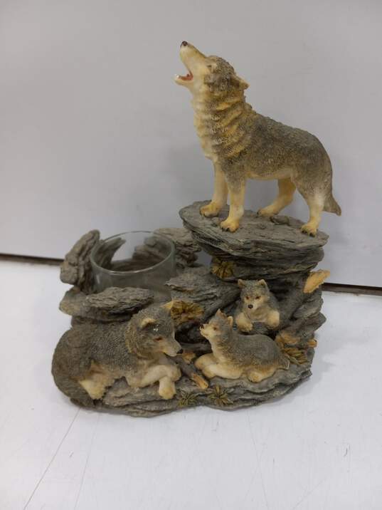4pc Set of Wolf Figurines image number 2