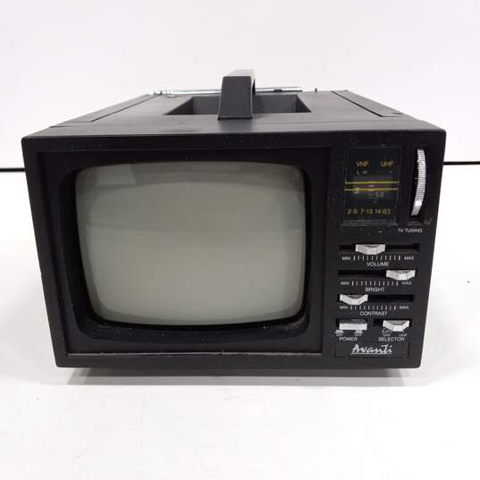 AVANTI TVR-593 Portable Black and White TV image number 1