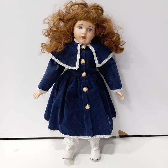 Vintage Pair of Porcelain Dolls w/Clothing image number 3