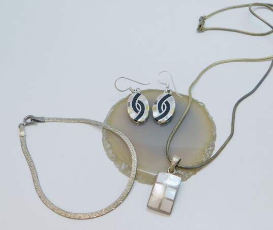 Artisan 925 Mother of Pearl Inlay Rectangle Pendant Necklace & Shell & Onyx Oval Drop Earrings & Herringbone Chain Bracelet 18.1g image number 1