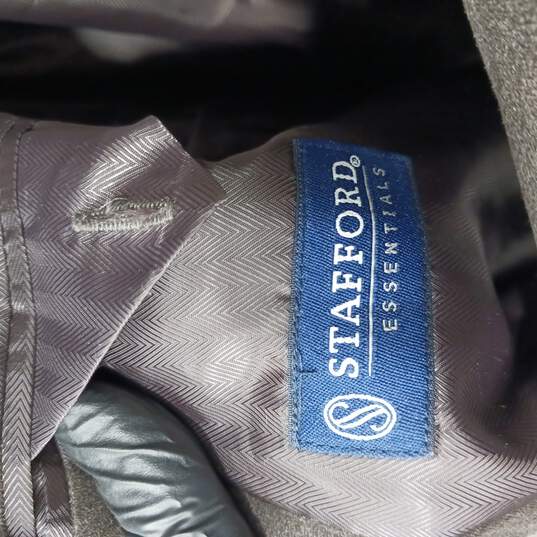 Stafford Men's 2 Button Grey Blazer Size 44R image number 2