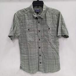 Patagonia Men's Green Plaid Short Sleeve Button-Up Shirt Size M