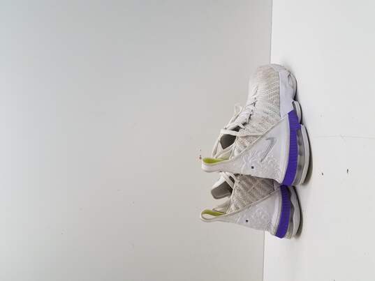 salario temor erupción Buy the Nike Lebron Xvi 16 Buzz Lightyear Basketball Shoes Aq2465-102 Youth  Size 6.5Y | GoodwillFinds