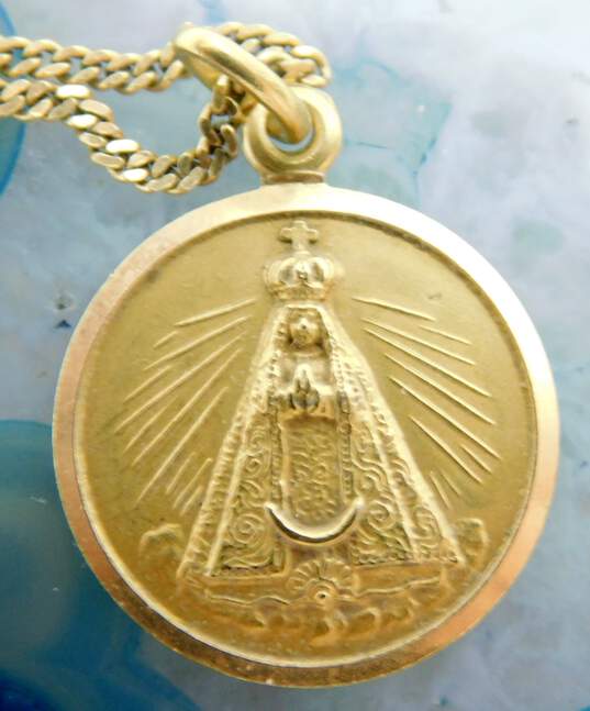 18K Yellow Gold Mary Religious Medal Pendant Curb Chain Necklace 6.4g image number 2