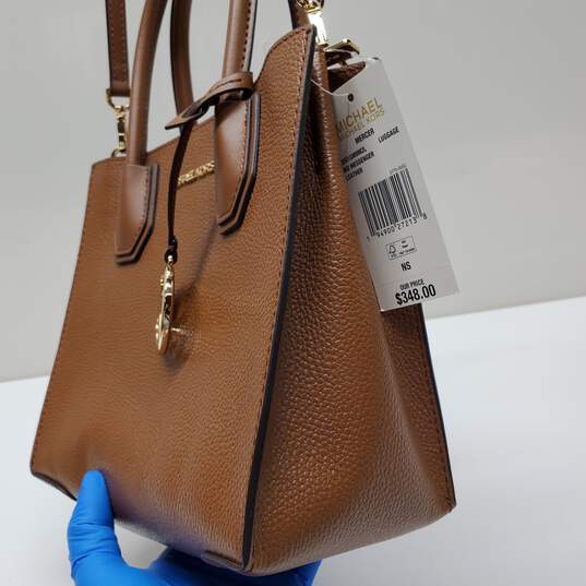 Michael Kors Mercer Women's Pebble Leather Messenger Crossbody Bag With Tag image number 3