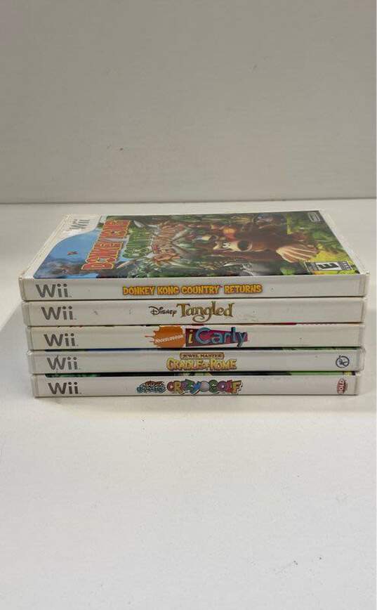 Donkey Kong Country Returns & Other Games - Wii image number 5