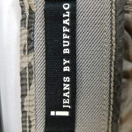 Jeans By Buffalo Men Camo Grey Shorts 30 image number 4