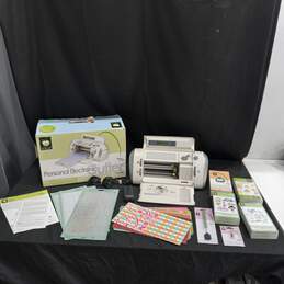 Cricut Personal Electronic Cutter With Accessories