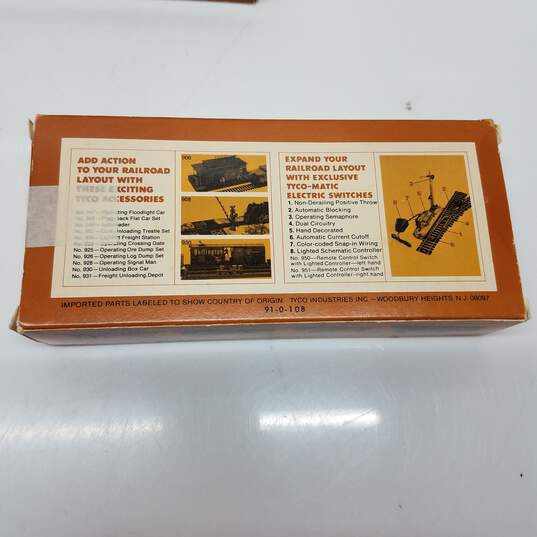 Lot of Vintage Tyco Ho Scale Electric trains with transformer in boxes image number 3
