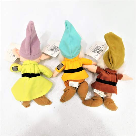 Vintage Disney Snow White & The Seven Dwarfs Vinyl Figures W/ Disney Store Bean Bag Plush Dolls image number 3