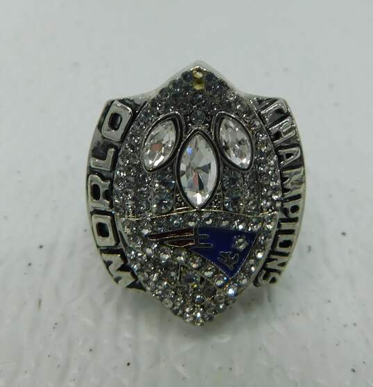 Tom Brady New England Patriots 2004 Super Bowl XXXIX Replica Ring image number 1