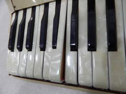 VNTG Noble Brand Juniorette Model 41 Key/120 Button Piano Accordion (Parts and Repair) alternative image