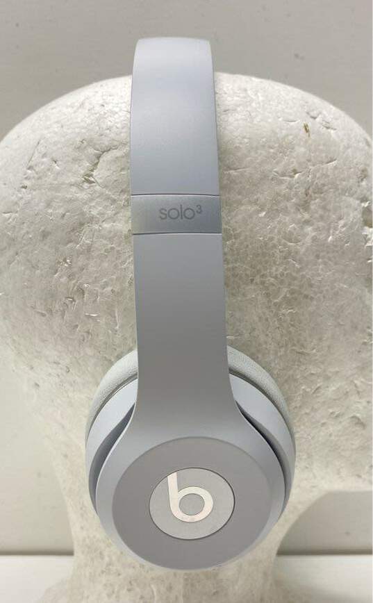 Beats by Dre Solo 3 Gray Wireless Bluetooth Headband Headphones with Case image number 2