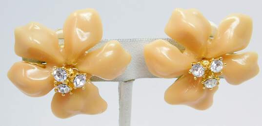 KJL Kenneth Jay Lane Goldtone Peach Plastic & Rhinestones Flower Clip On Earrings 24.1g image number 1