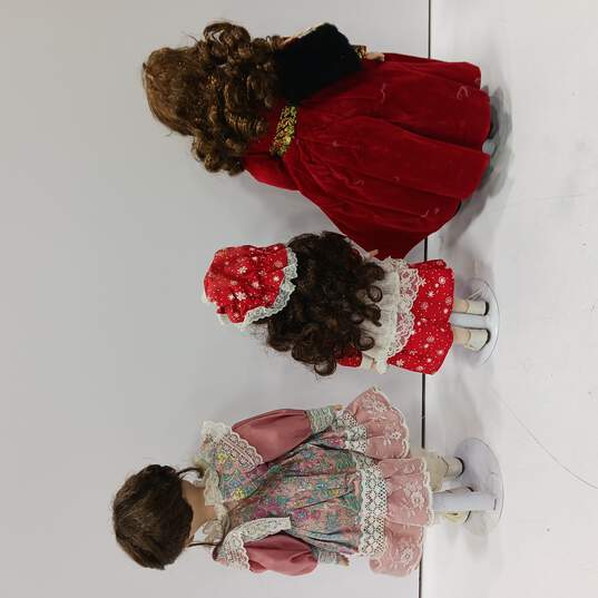 Bundle of Assorted Porcelain Dolls image number 3