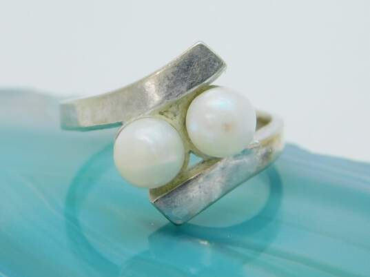 Vintage 10k White Gold Pearl Bypass Ring 2.7g image number 1