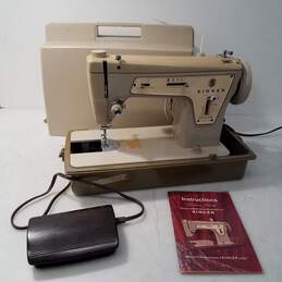 Vintage Fashion Mate Sewing Machine Model 237 Carrying Case alternative image