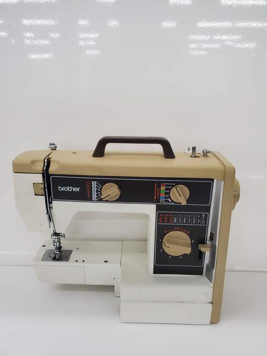 BROTHER VX757 SEWING MACHINE Untested image number 1