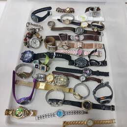 Bulk Lot of Assorted Watches - 9.65lbs. alternative image