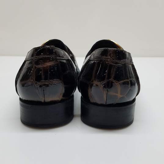 Authenticated Stuart Weitzman Croc Embossed Brown Patent Leather Loafers Woman's Size 11M image number 4