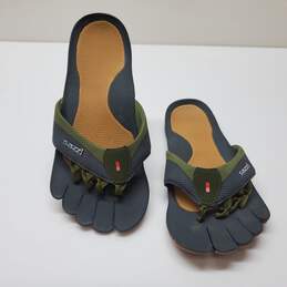 Sazzi Unisex Grey Decimal Motion Outdoor Digit Sport Sandals Flip Flops Sz M7/W8