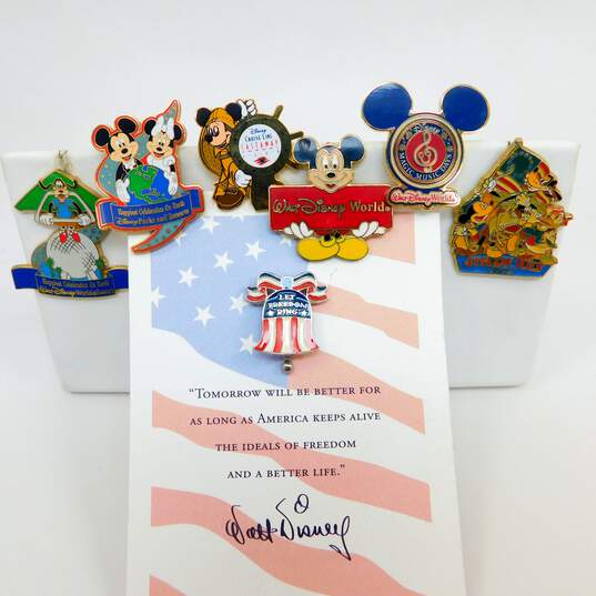 Collectible Disney Mickey & Minnie Mouse Goofy Variety Character Enamel Trading Pins 61.5g image number 1