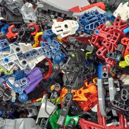 16.5lb Bundle of Assorted Bionicle Pieces and Parts alternative image