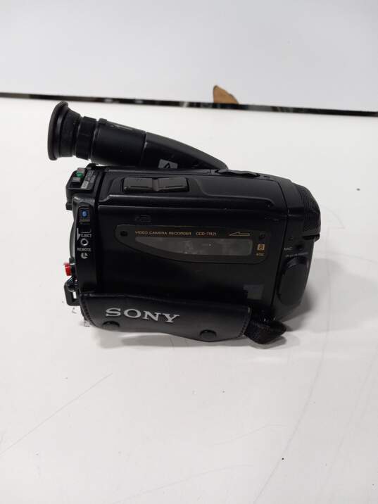 Sony Video 8 Handycam Digital Camcorder image number 4