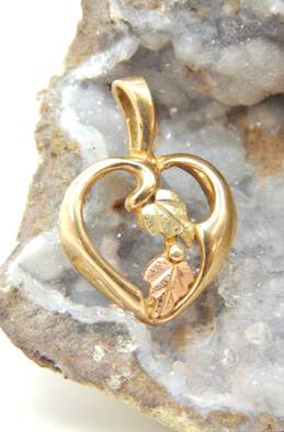 10K Yellow & Rose Gold Etched Leaf Open Heart Pendant 1.0g alternative image