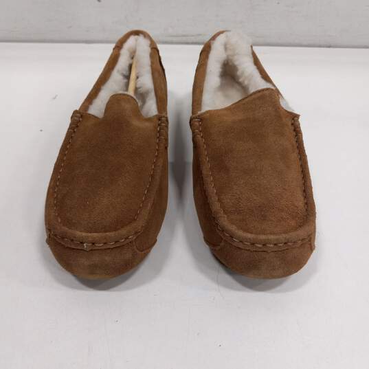 Koolaburra by Ugg Brown Slippers Size 9 image number 1