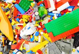 5.4 LBS Assorted VNTG LEGO Bulk Box alternative image