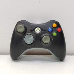 Microsoft Xbox 360 controllers - Black & White alternative image