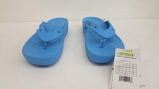 Crocs Classic Platform Flip-flop Thong Sandals Size 7 image number 3