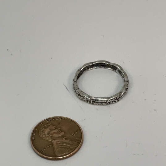Designer Silpada 925 Sterling Silver Hammered Round Shape Band Ring image number 3