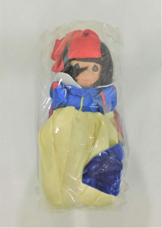 2014 Snow White Precious Moments Fairy Tales Doll Disney Princess 12in image number 3