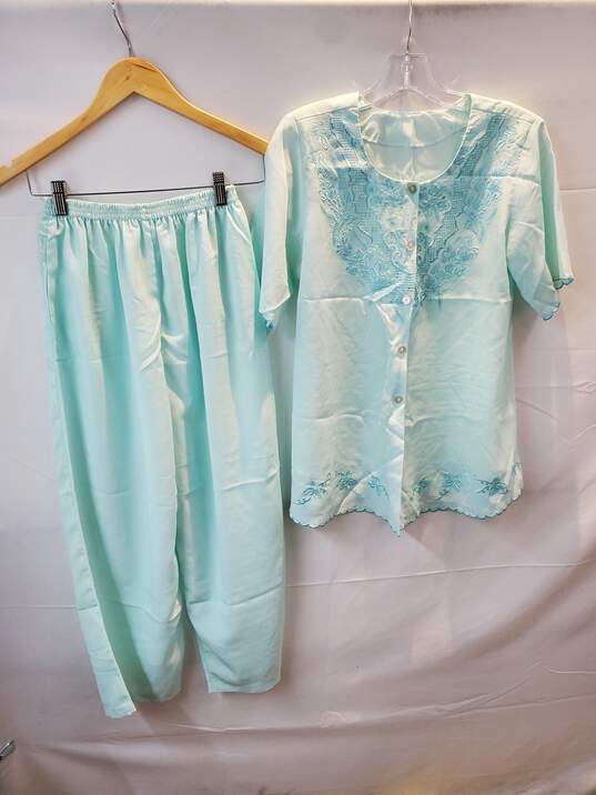 Lightweight Blue 2 Piece Women's Top & Bottom Set No Size Tag image number 1