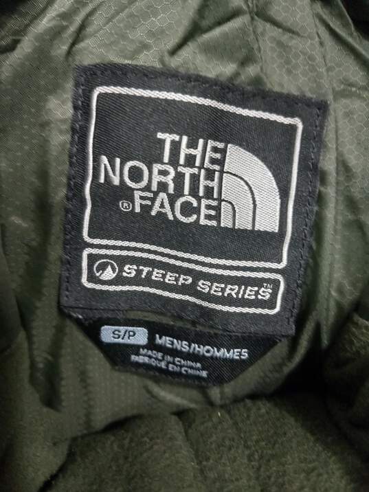 The North Face Men's Green Winter Jacket Size Small image number 3