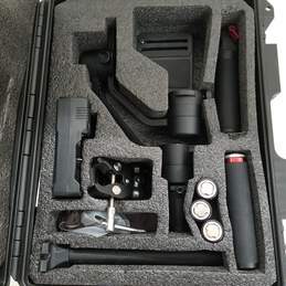 MOZA Air 3-axis Handheld Gimbal for DSLR Camera with Case alternative image