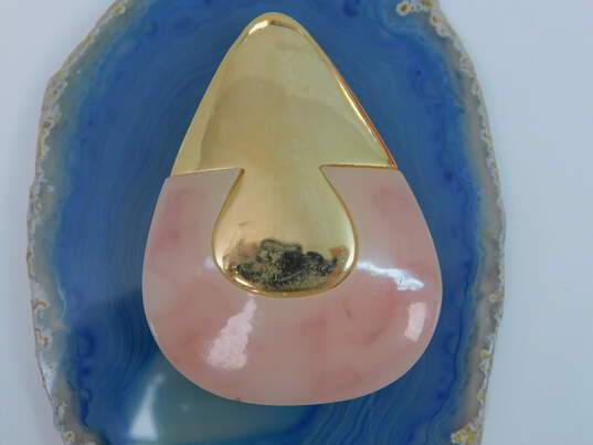 Vintage Lanvin Paris Pink Marbled Lucite & Gold Tone Pendant 36.0g image number 3