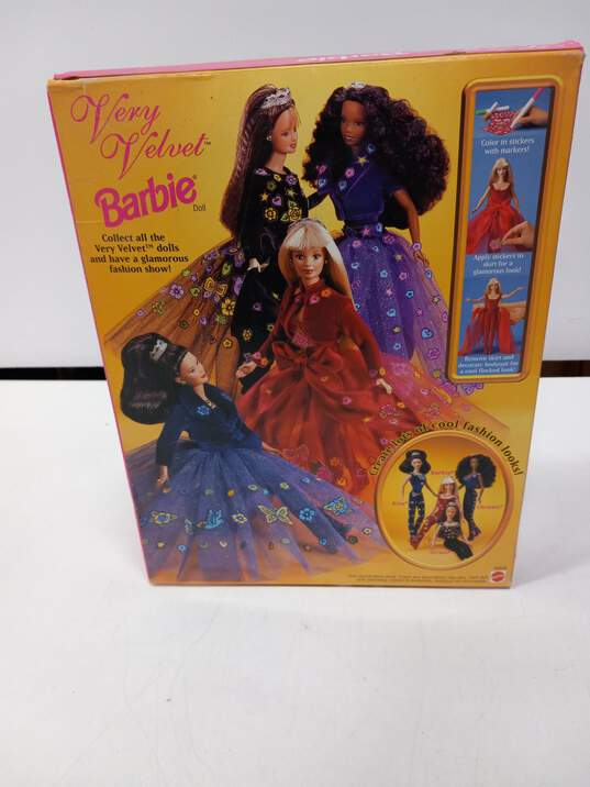 Very Velvet Collectable Barbie in Original Box image number 4