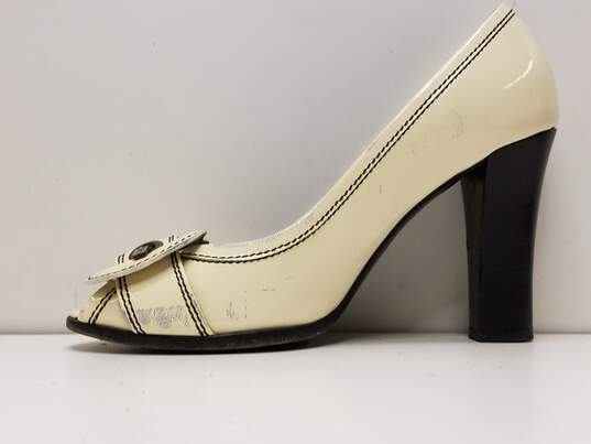 FENDI  Women's Patent Leather Heels  Color Off White   Size US  4.5   Authenticated image number 2