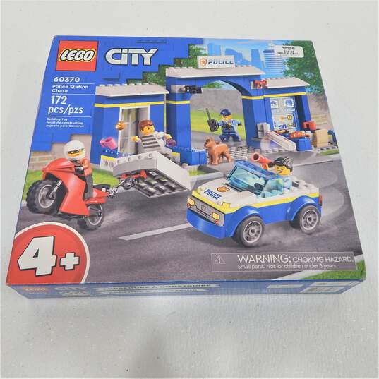 LEGO City Factory Sealed 60370 Police Station Chase & 60190 Arctic Ice Glider image number 2