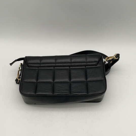 Womens Black Leather Quilted Adjustable Strap Pocket Magnetic Crossbody Bag image number 4