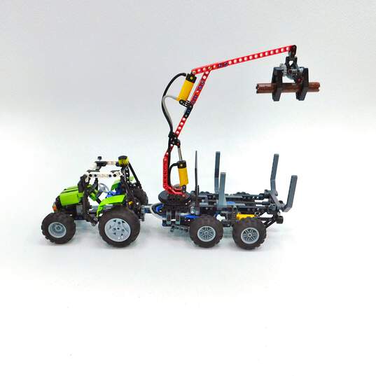 LEGO Technic 8049 Tractor with Log Loader & Manuals image number 3