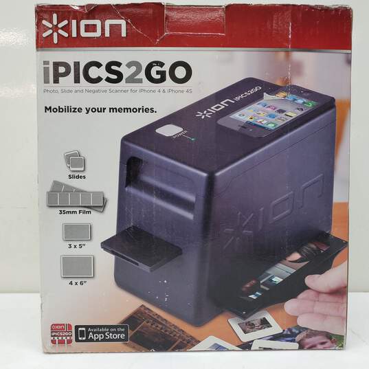 ION iPICS2GO Photo, Slide and Negative Scanner For iPhone 4/4S image number 1