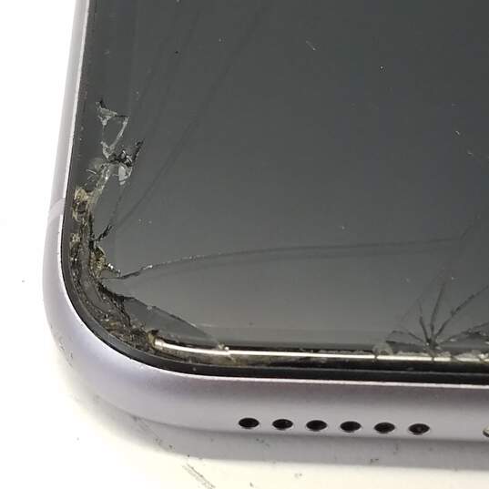 Apple iPhone 11 - Purple - LOCKED (For Parts/Repair) image number 3