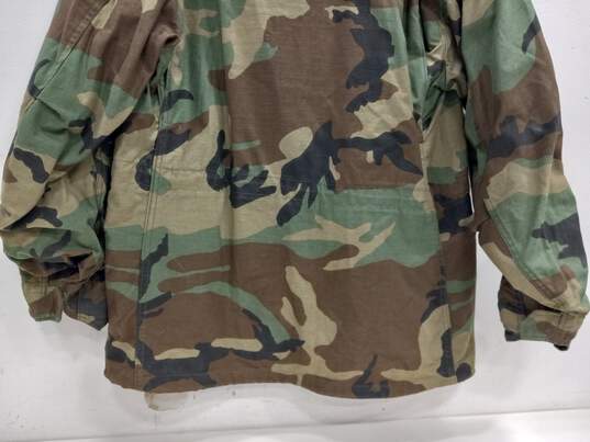 US Military Unisex Camouflage Coat Size Med-Short image number 3