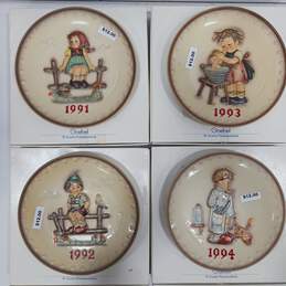 Set of 4 M.J. Hummel Plates alternative image